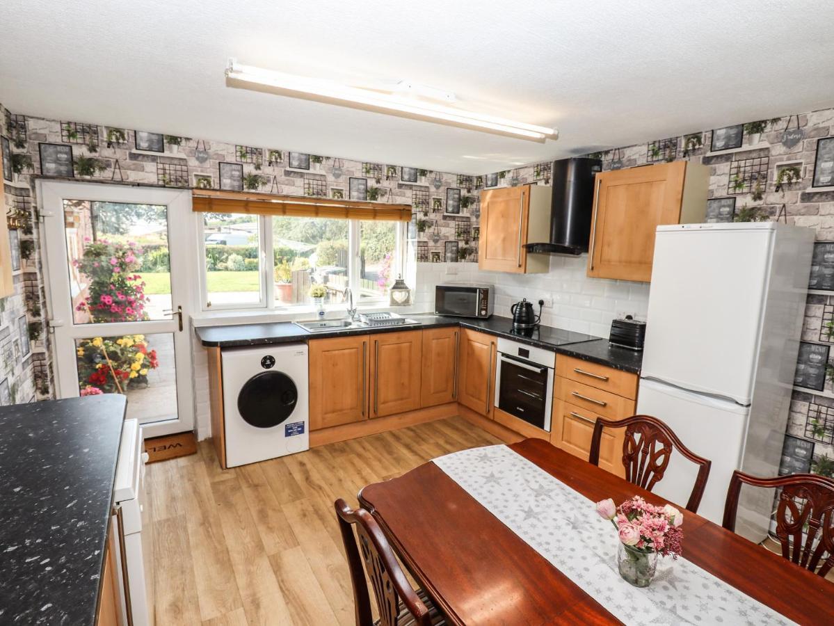 8 Heatons Bridge Road Villa Ormskirk Ngoại thất bức ảnh