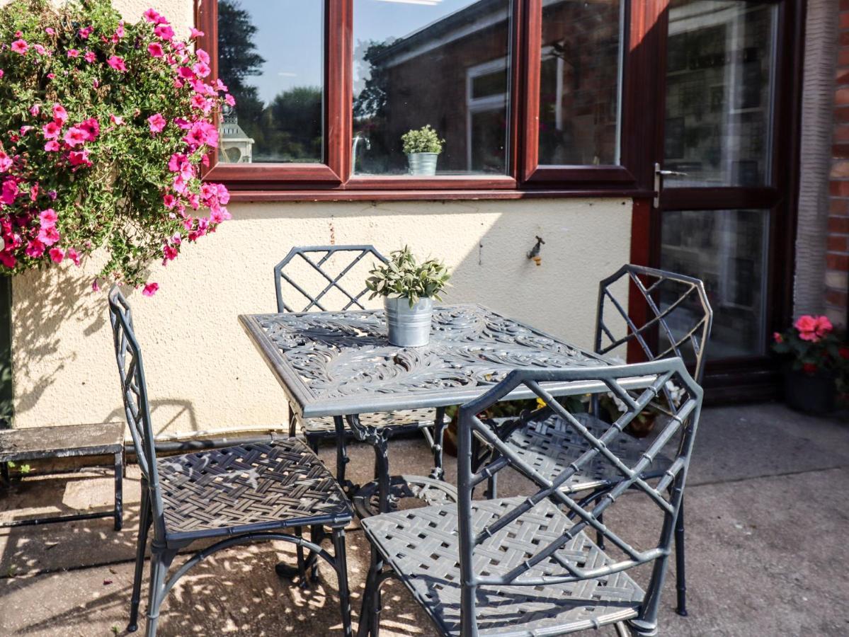 8 Heatons Bridge Road Villa Ormskirk Ngoại thất bức ảnh